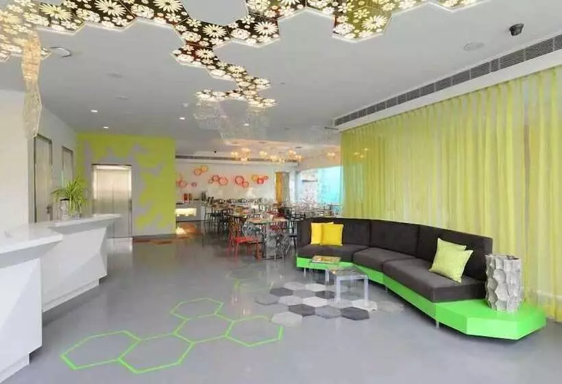 ホテル The Lime Boutique Suites