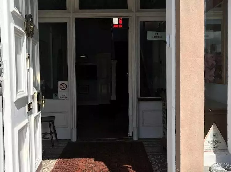 پانسیون Dorstan House