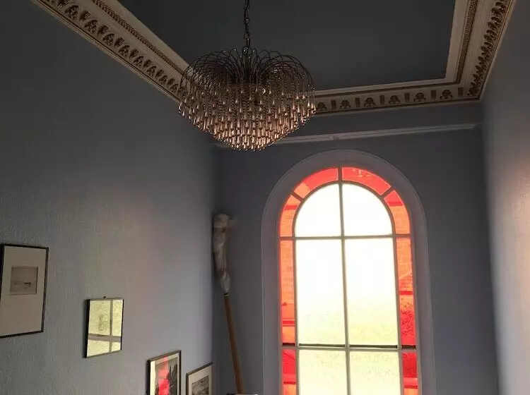 پانسیون Dorstan House