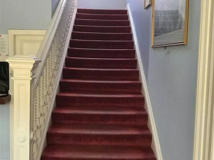 پانسیون Dorstan House