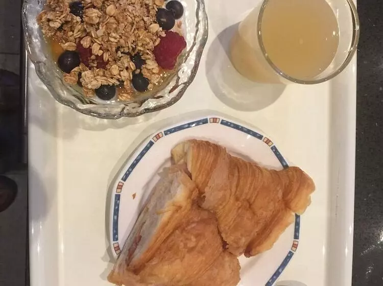 پانسیون Dorstan House