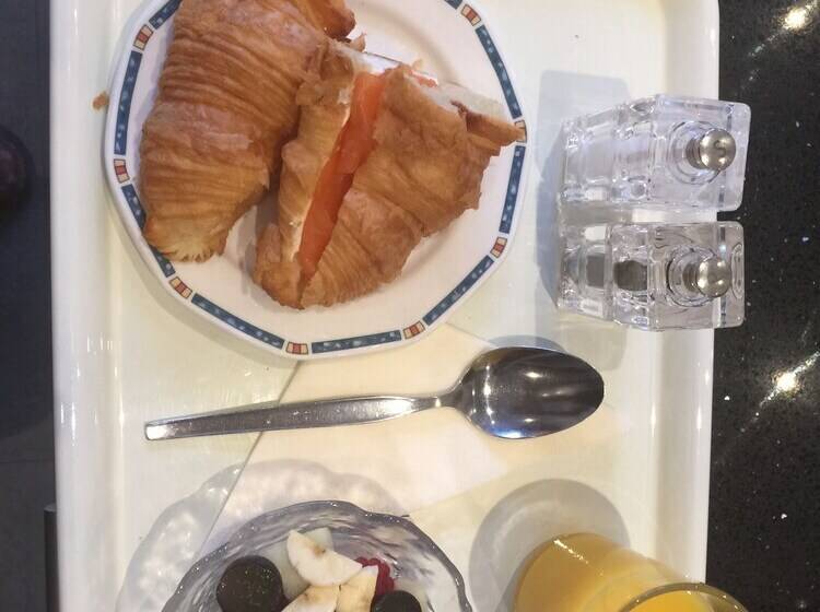 پانسیون Dorstan House