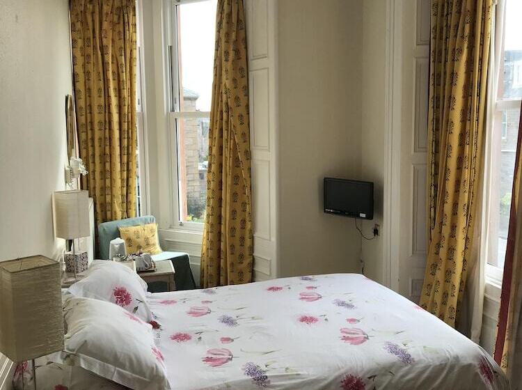 پانسیون Dorstan House