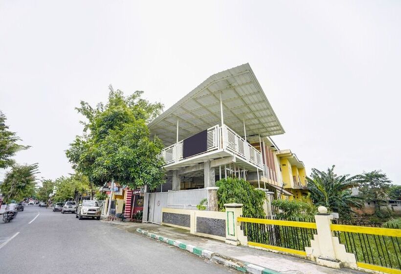 فندق Spot On 92114 Homestay Riverside Duko