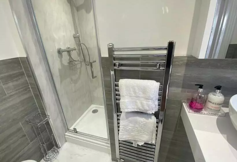 ベッドアンドブレックファースト The Lily Pad Self Contained, Private Entrance And Free Parking