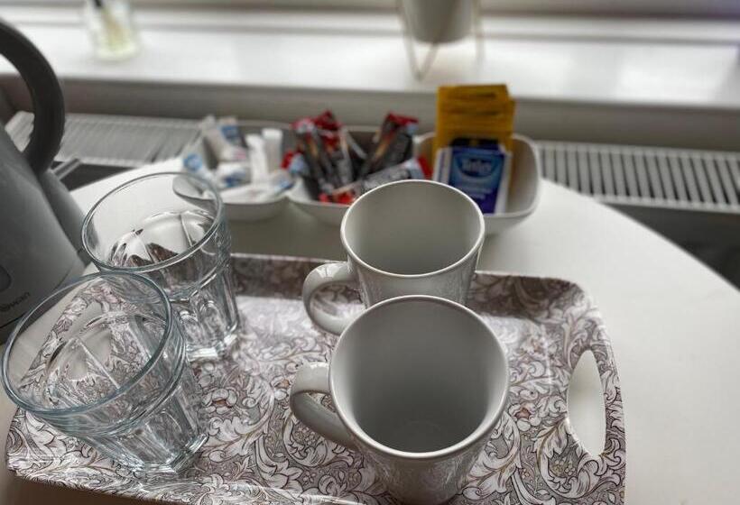 Bed and Breakfast The Lily Pad Self Contained, Private Entrance And Free Parking