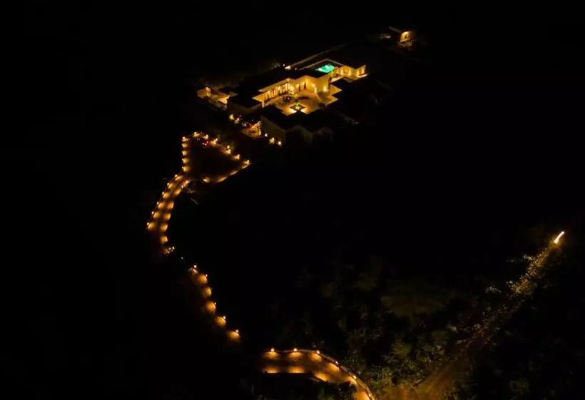 ホテル Guldaar   A Luxury Forest Retreat