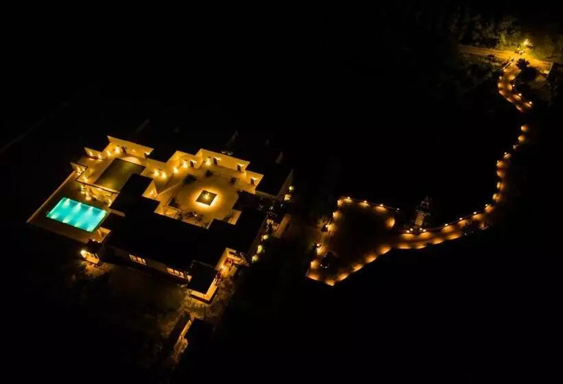 ホテル Guldaar   A Luxury Forest Retreat