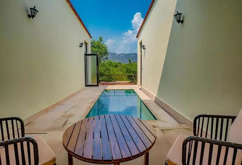 ホテル Guldaar   A Luxury Forest Retreat