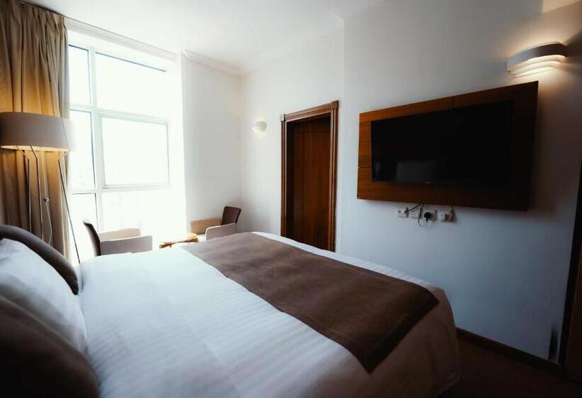 בית מלון כפרי Nour Al Thuria