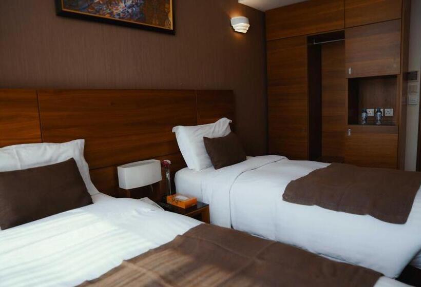 בית מלון כפרי Nour Al Thuria