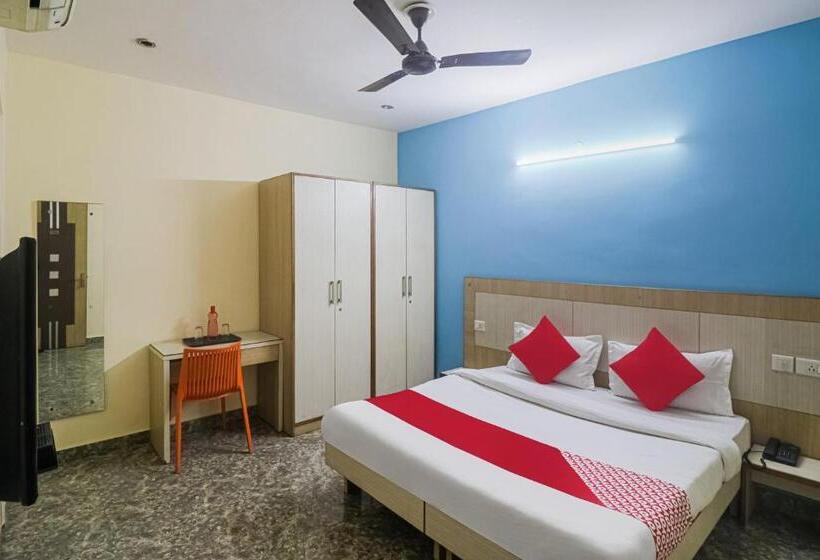 Capital O Hotel Crown Inn Near Appu Ghar