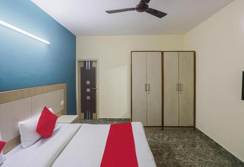 Capital O Hotel Crown Inn Near Appu Ghar