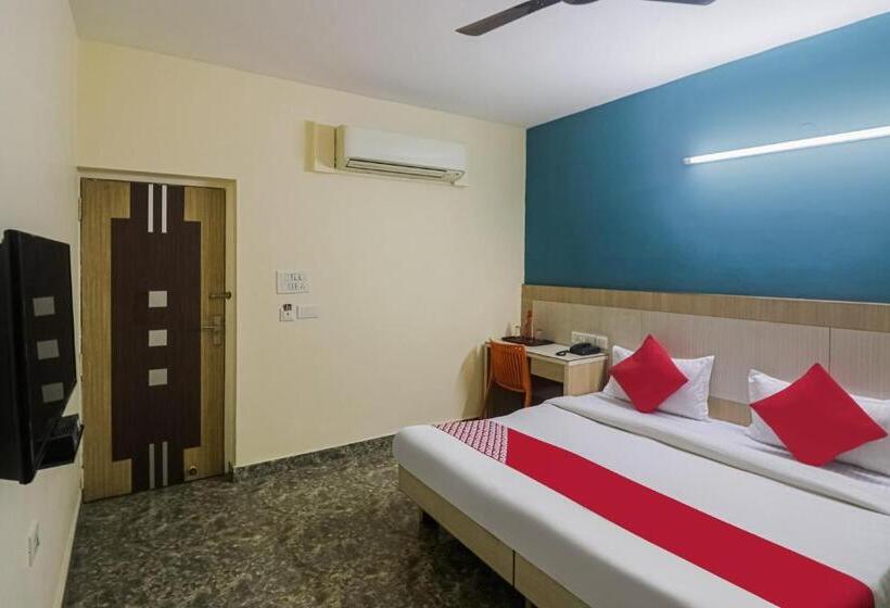 Capital O Hotel Crown Inn Near Appu Ghar