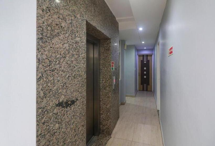 Capital O Hotel Crown Inn Near Appu Ghar