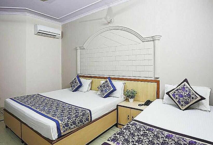 Spot On 45514 Hotel Madhu Regency