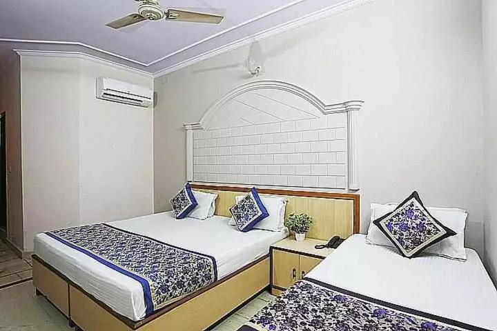 Spot On 45514 Hotel Madhu Regency