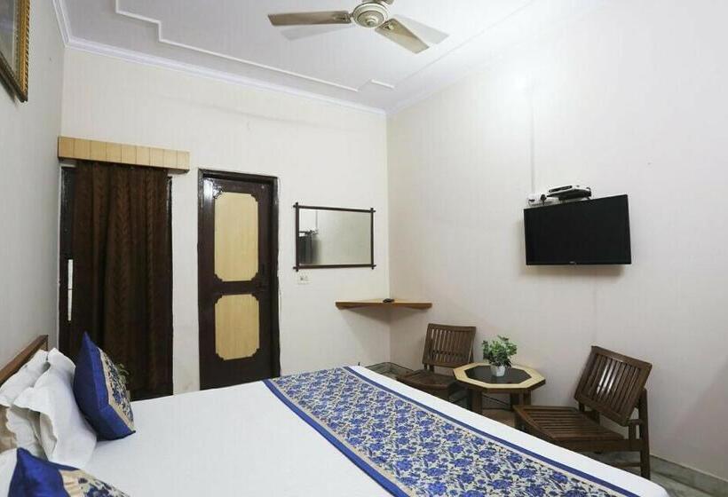 Spot On 45514 Hotel Madhu Regency