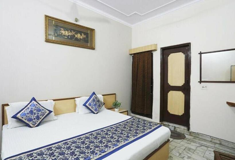 Spot On 45514 Hotel Madhu Regency