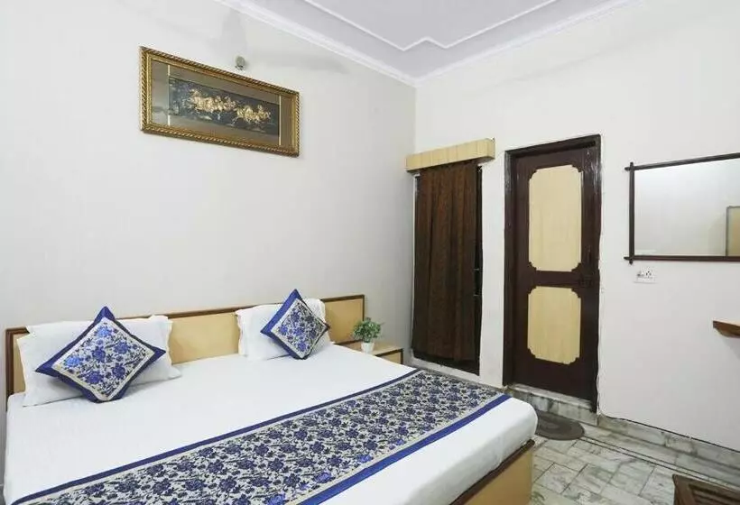 Spot On 45514 Hotel Madhu Regency