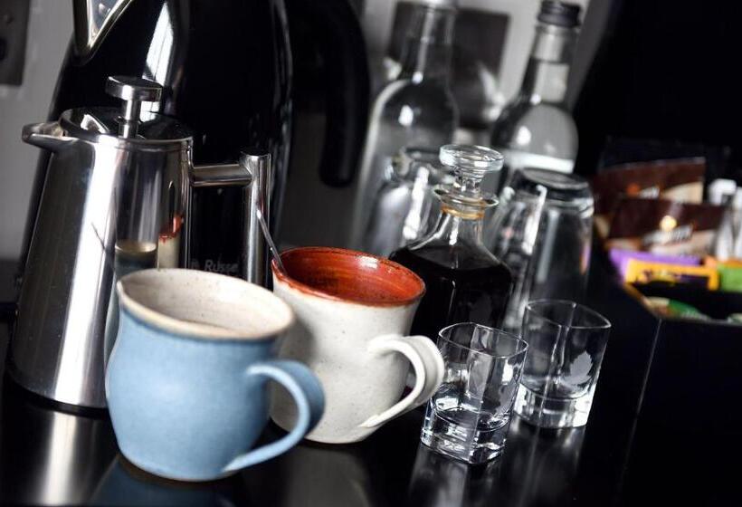 Общежитие Thornham Rooms At The Chequers