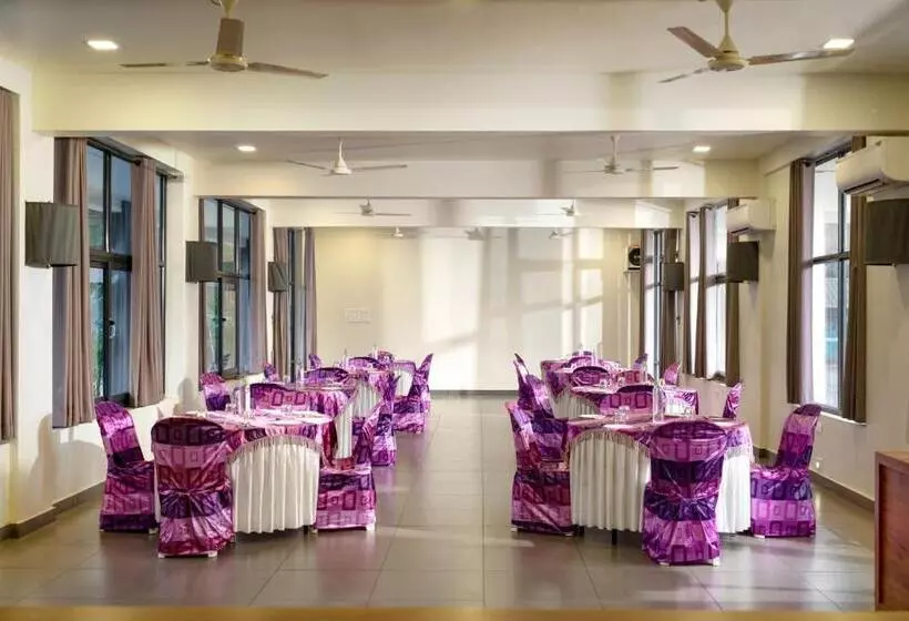 ホテル Fern Tree Resort