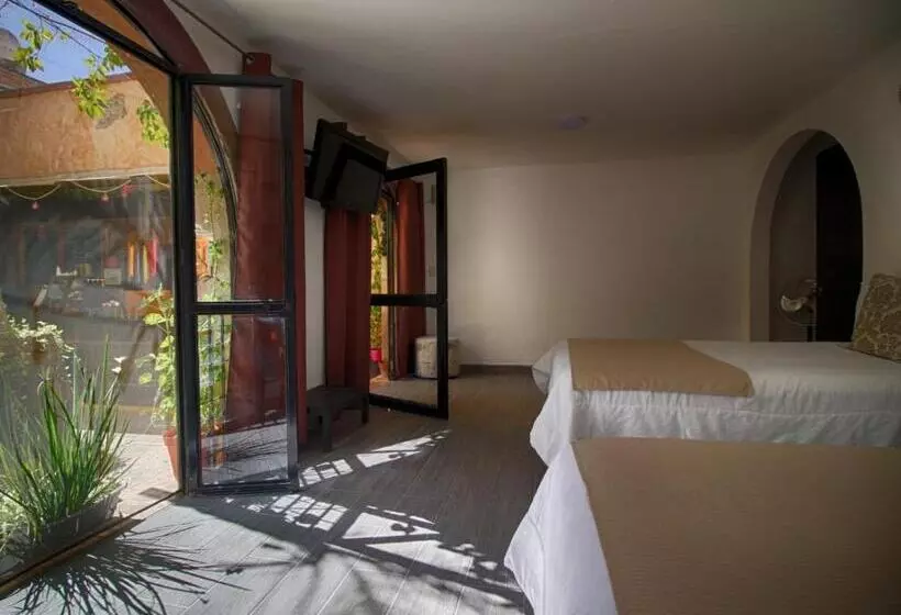 ユースホステル Punto 79