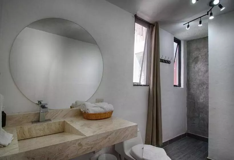 ユースホステル Punto 79