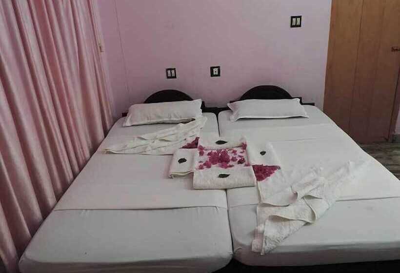 فندق فئة نجمة واحدة Dreams Beach Resort