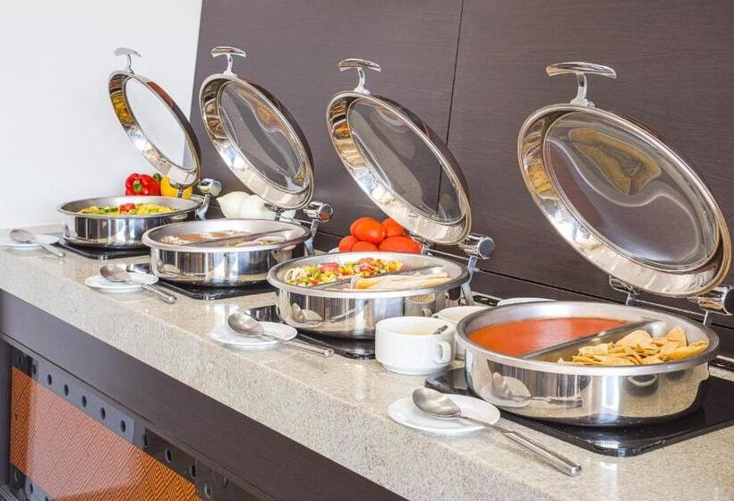 هتل Courtyard By Marriott Saltillo