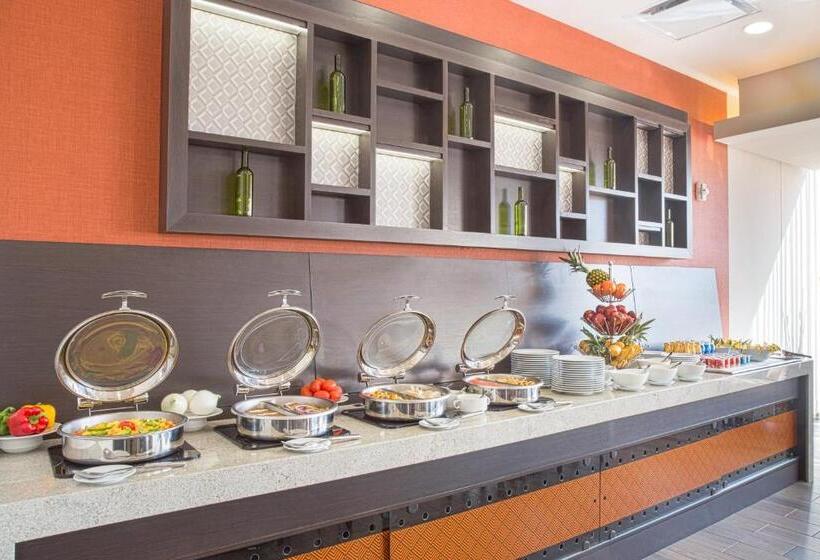 هتل Courtyard By Marriott Saltillo