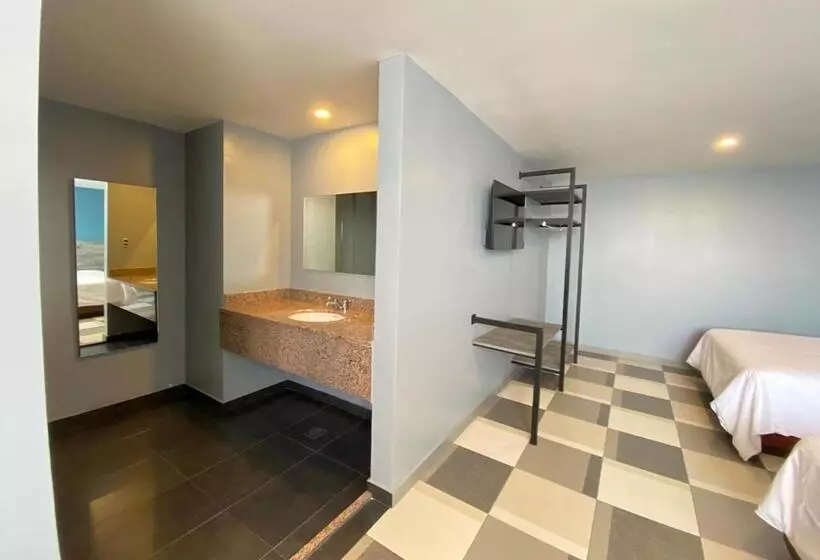 هتل Estrella De Oriente