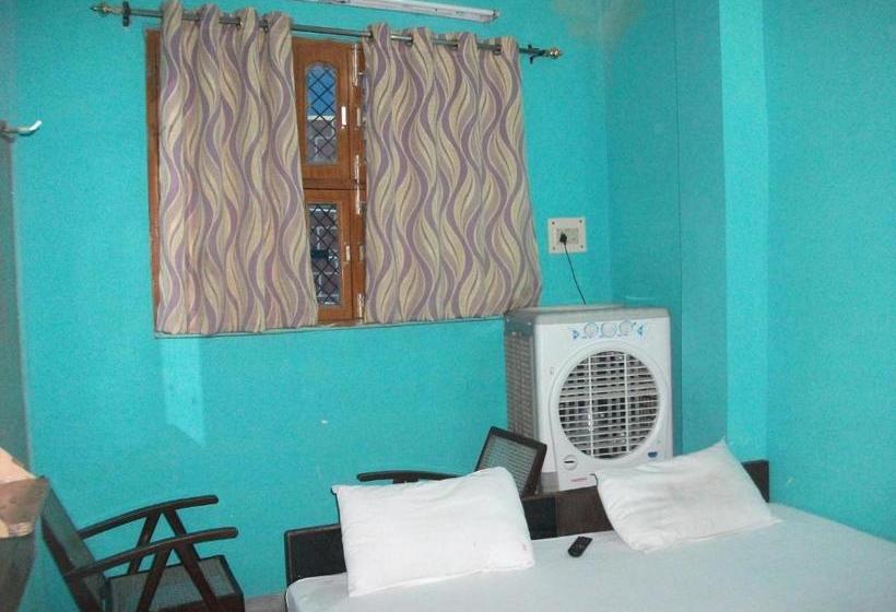 Hotel Goroomgo Shree Hare Rama Hare Varanasi