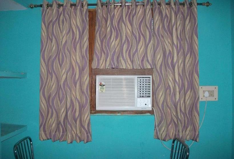 Hotel Goroomgo Shree Hare Rama Hare Varanasi