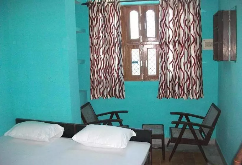 Hotel Goroomgo Shree Hare Rama Hare Varanasi