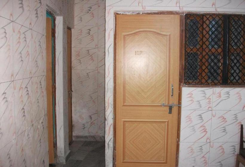 Hotel Goroomgo Shree Hare Rama Hare Varanasi