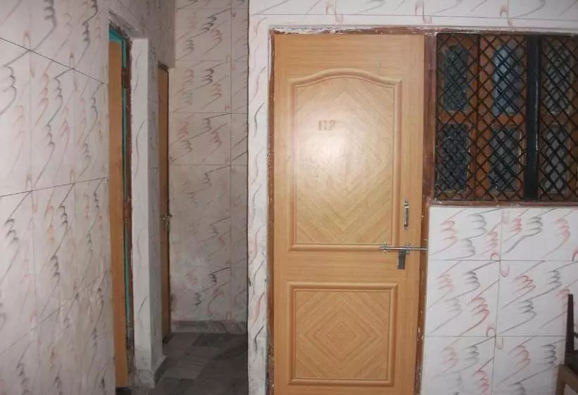 Hotel Goroomgo Shree Hare Rama Hare Varanasi