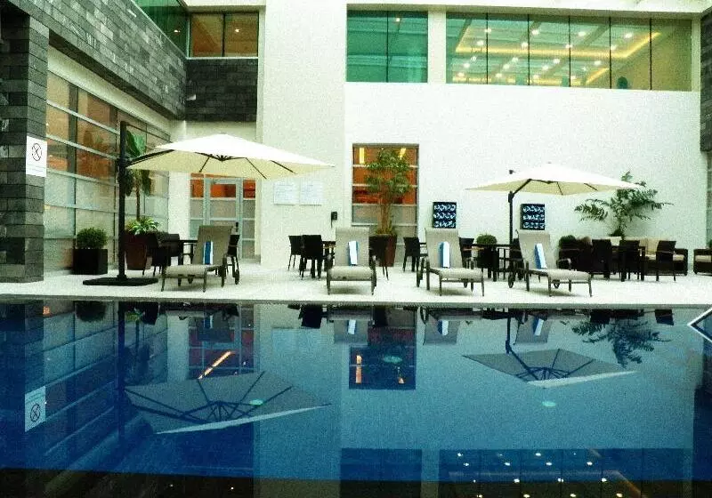 ホテル Holiday Inn & Suites Plaza Mayor, An Ihg
