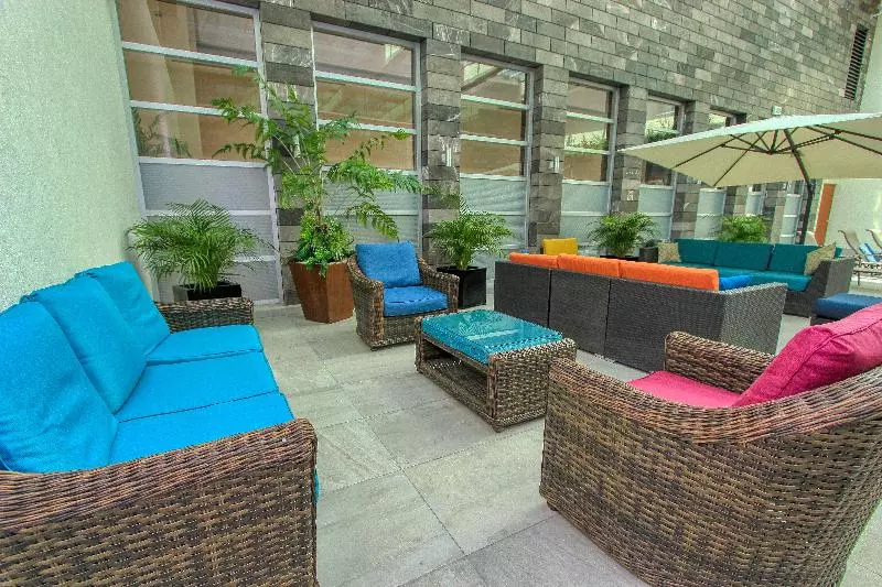 ホテル Holiday Inn & Suites Plaza Mayor, An Ihg
