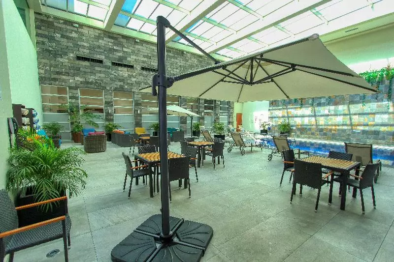 ホテル Holiday Inn & Suites Plaza Mayor, An Ihg