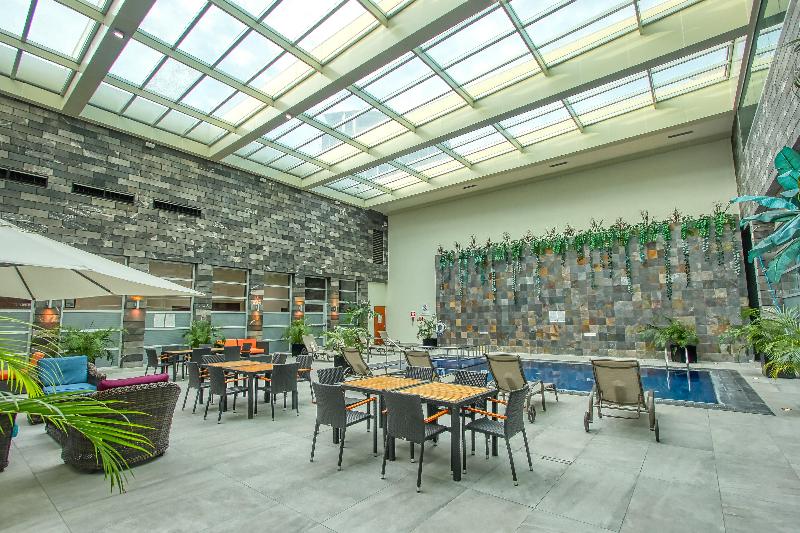 هتل Holiday Inn & Suites Plaza Mayor, An Ihg