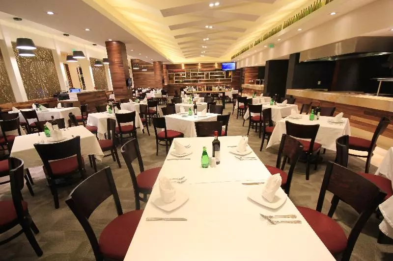 ホテル Holiday Inn & Suites Plaza Mayor, An Ihg