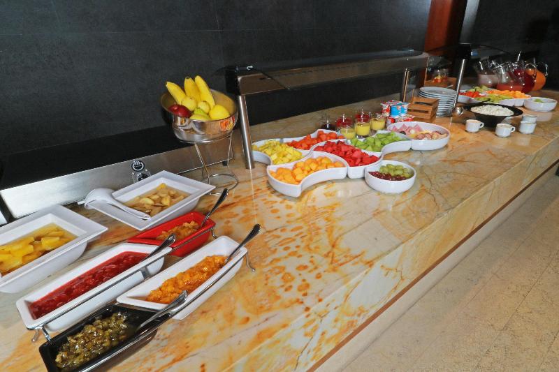 هتل Holiday Inn & Suites Plaza Mayor, An Ihg