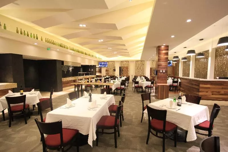 ホテル Holiday Inn & Suites Plaza Mayor, An Ihg