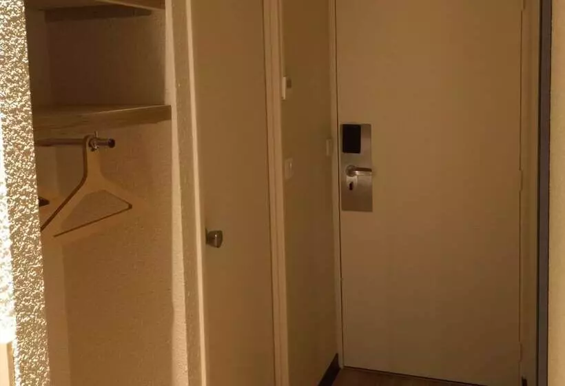 Hotelli Ibis Budget Antony Massy Rénové 2024