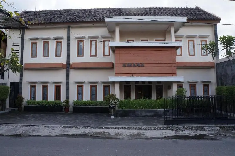 هتل Kirana