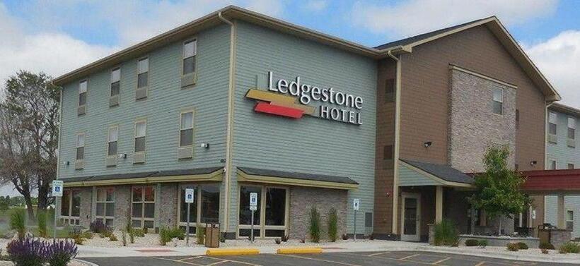 Ledgestone Hotel Billings