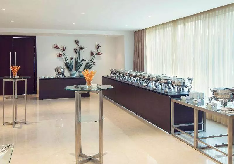 酒店 Mercure Hyderabad Kcp Banjara Hills, An Accor