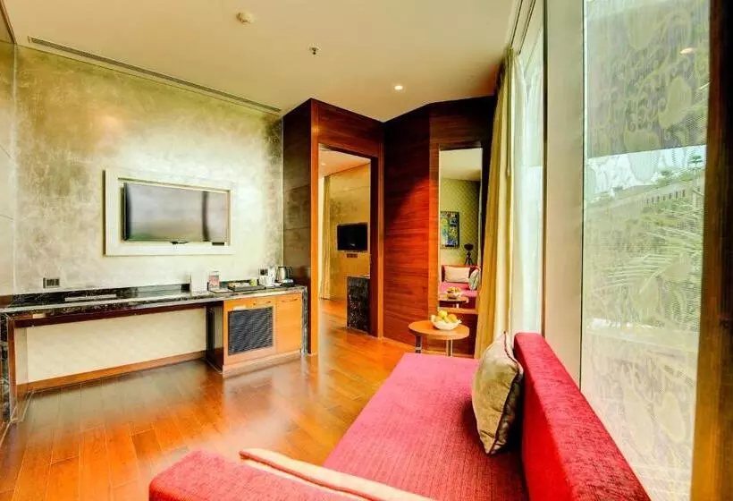 Niranta Airport Transit Hotel & Lounge Terminal 2 Arrivals