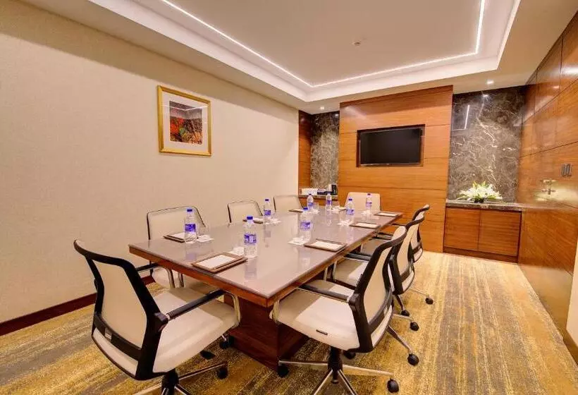 Niranta Airport Transit Hotel & Lounge Terminal 2 Arrivals